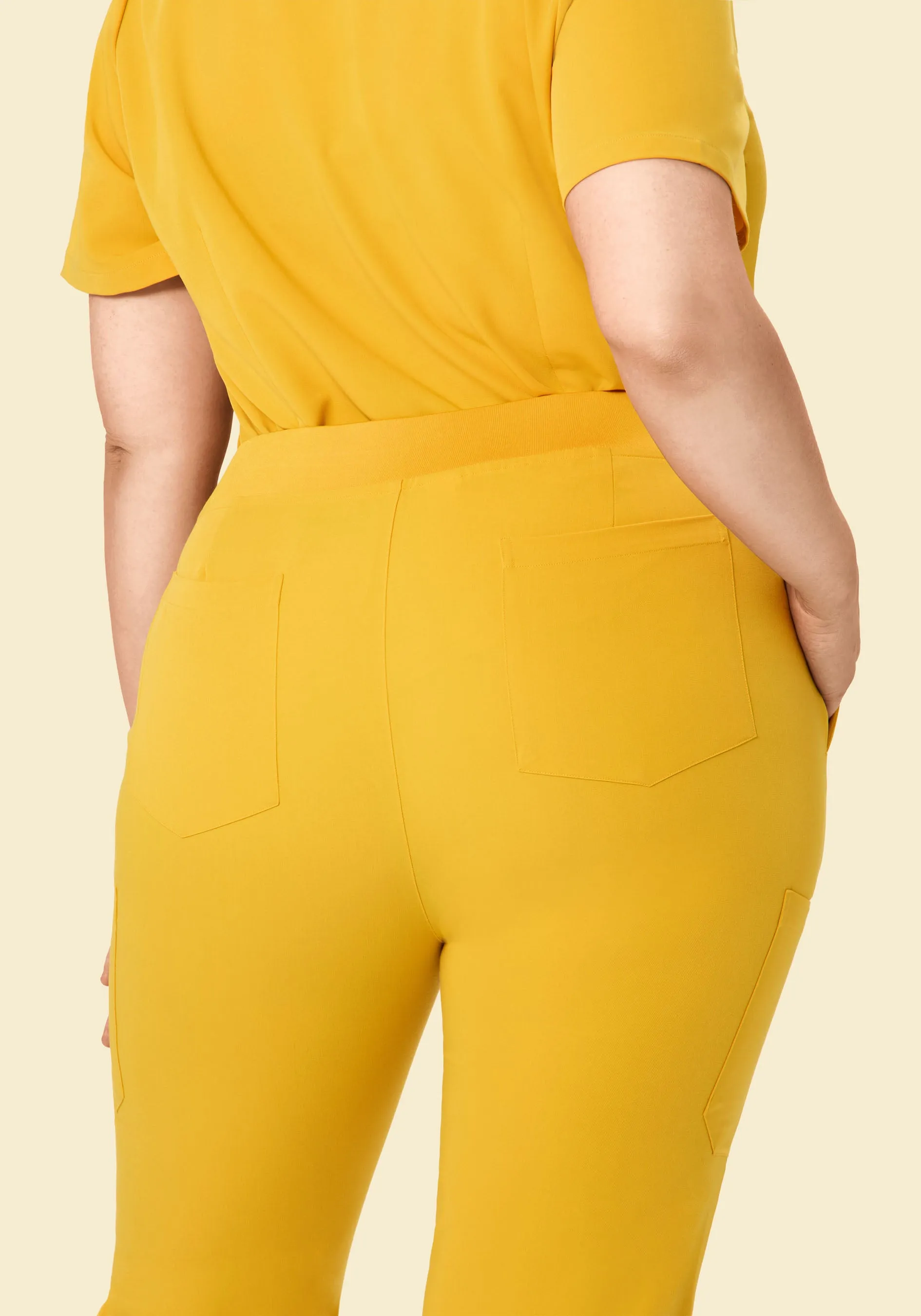 9 Pocket Joggers Dijon