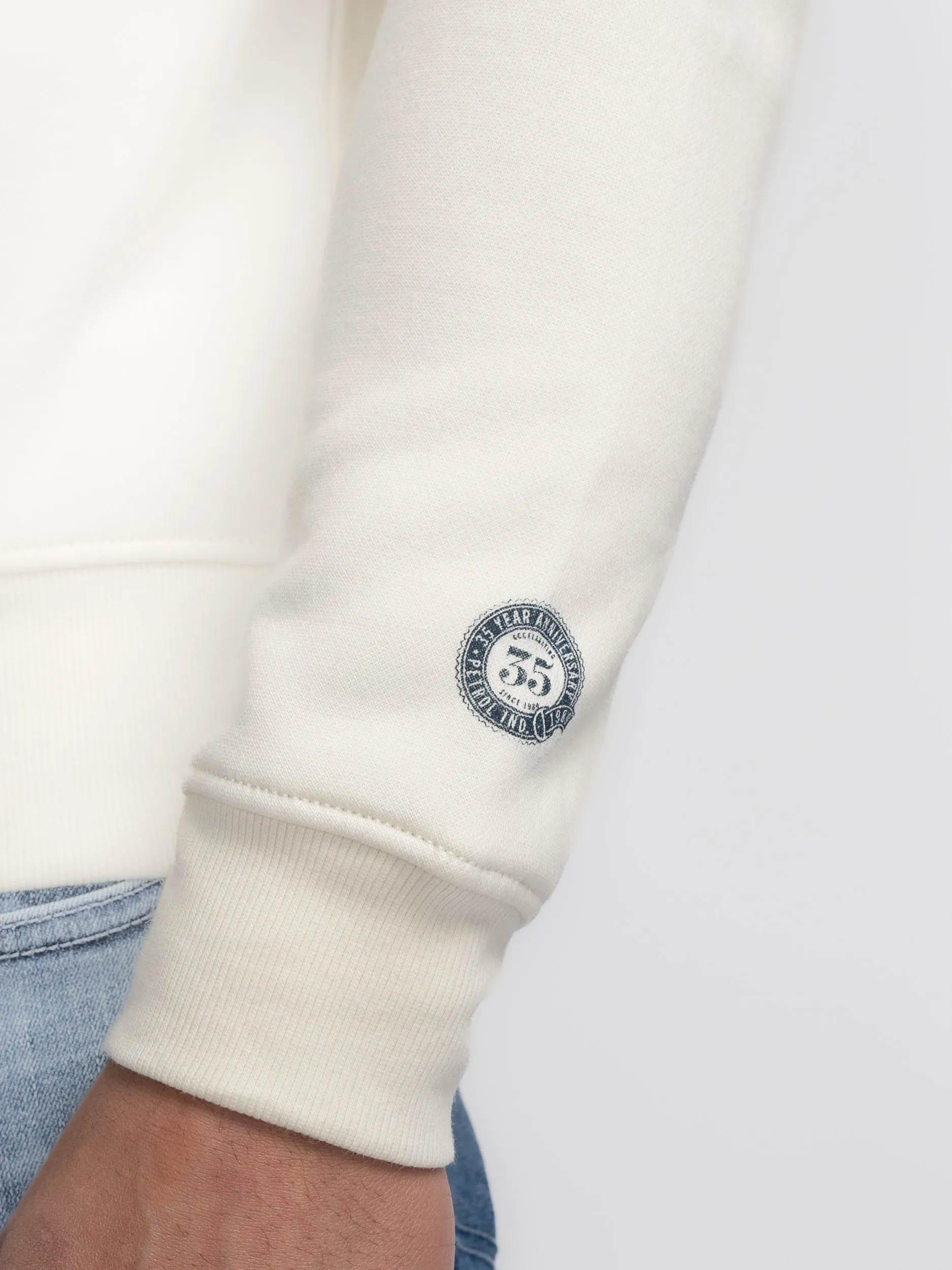 Back print Sweater 35 years