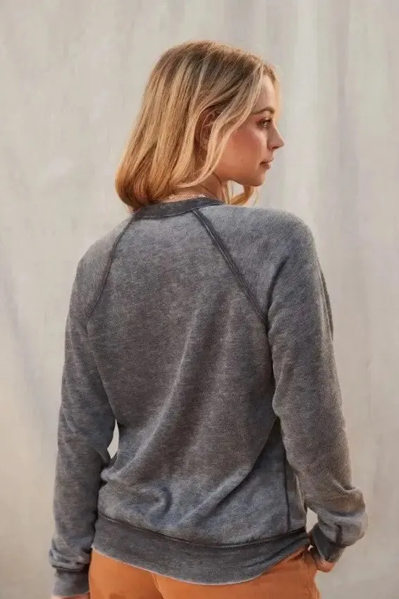 BEACH Graphic Fleece Acid Wash Pullover