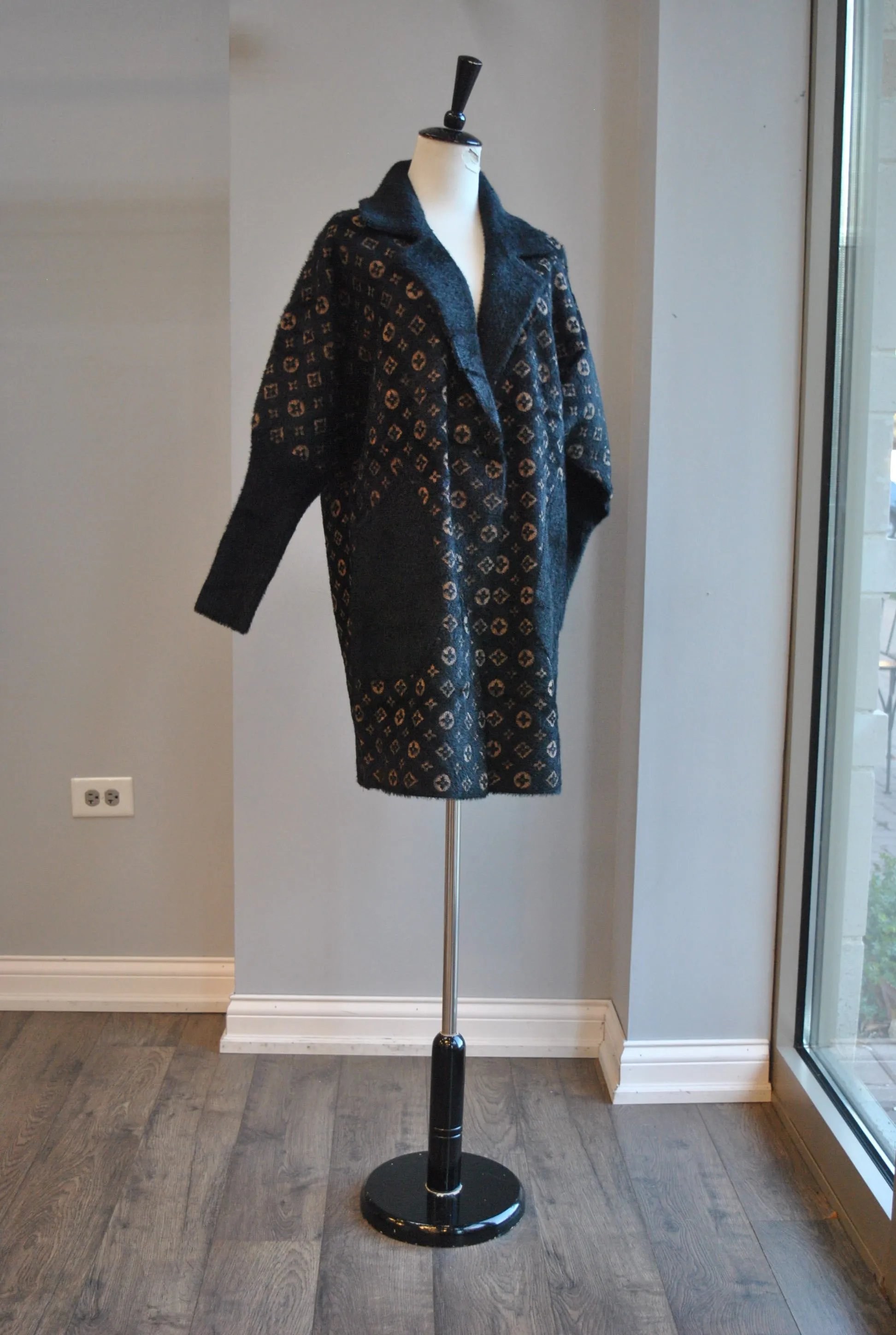 BLACK AND BEIGE ALPAKA COAT