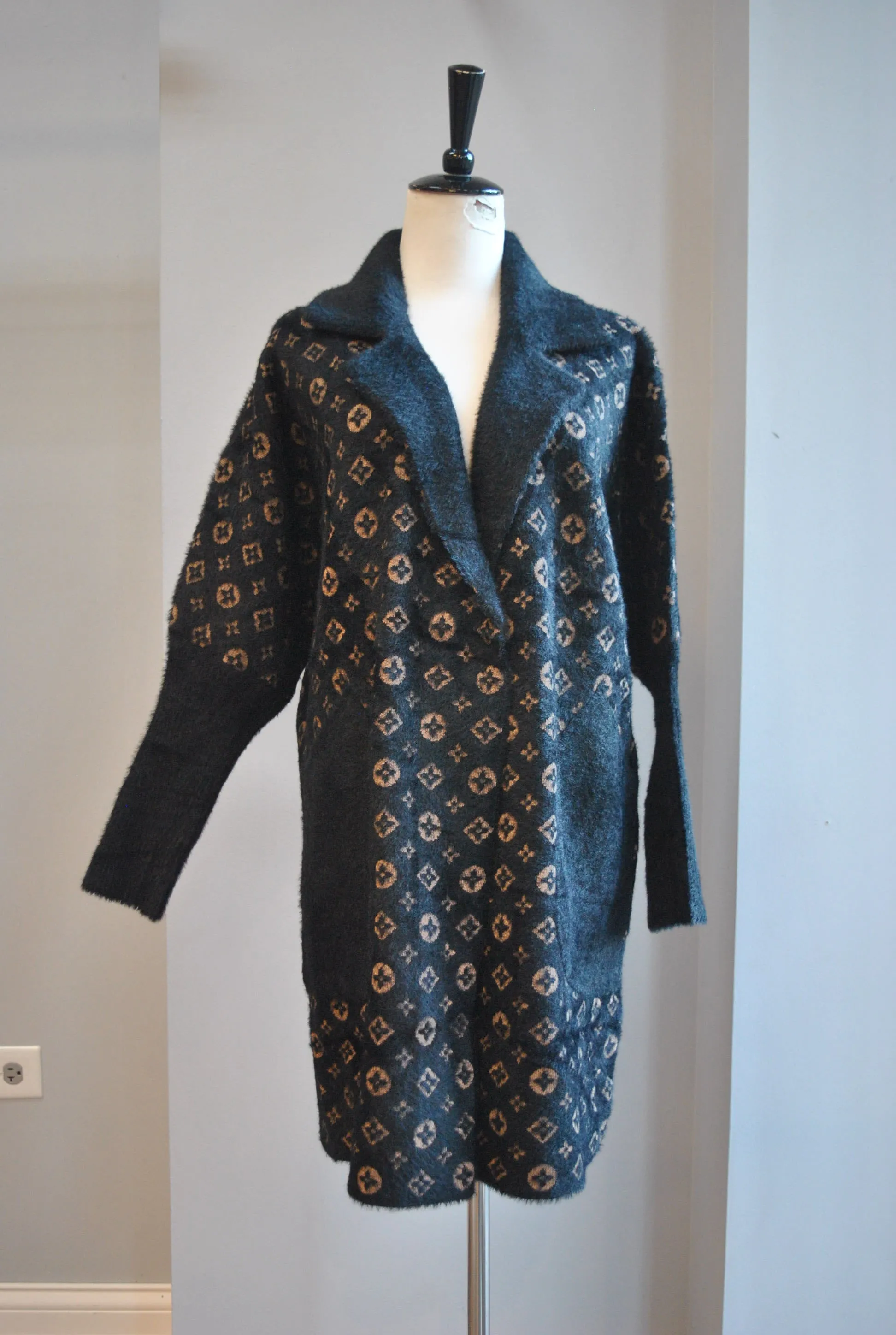 BLACK AND BEIGE ALPAKA COAT