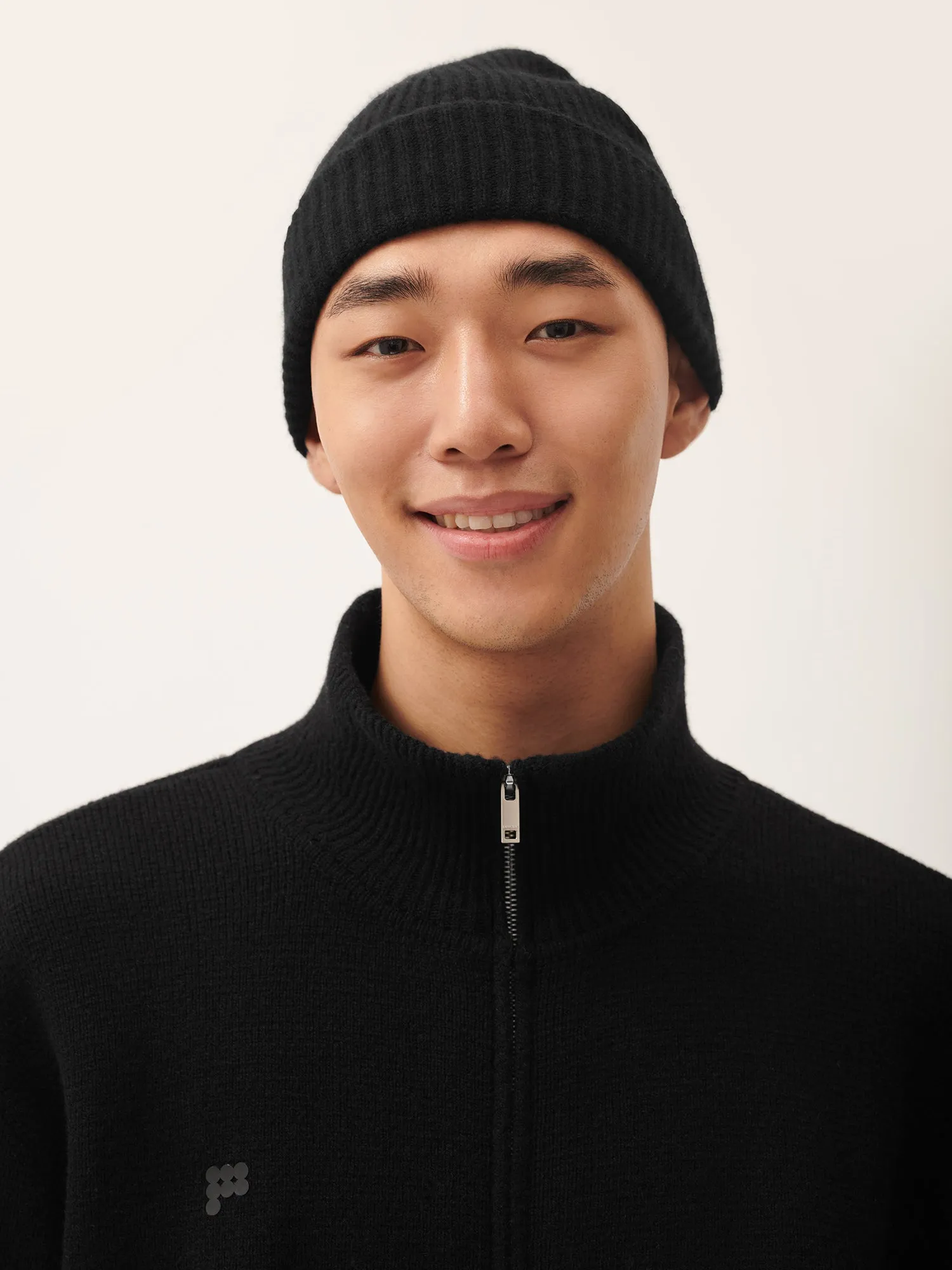 Cashmere Ribbed Beanie—black