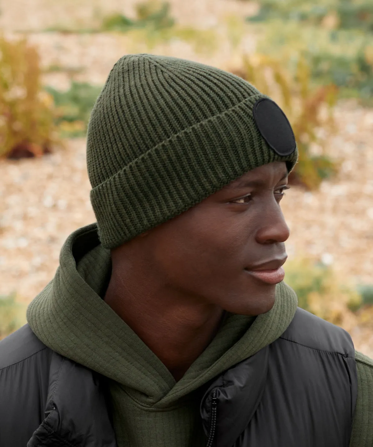 Circular fashion patch beanie | Burgundy/Black