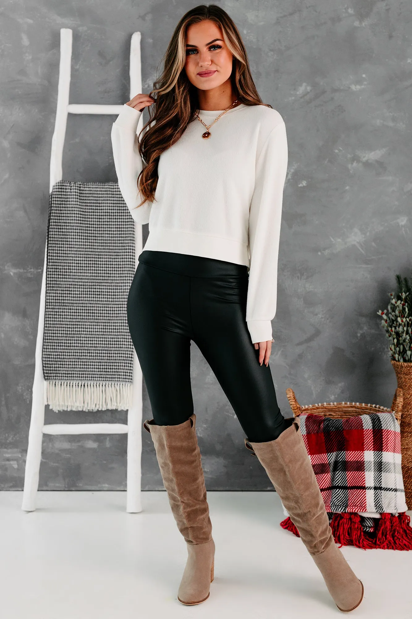 Comfortable Atmosphere Fleece Pullover Top (Whip Cream)