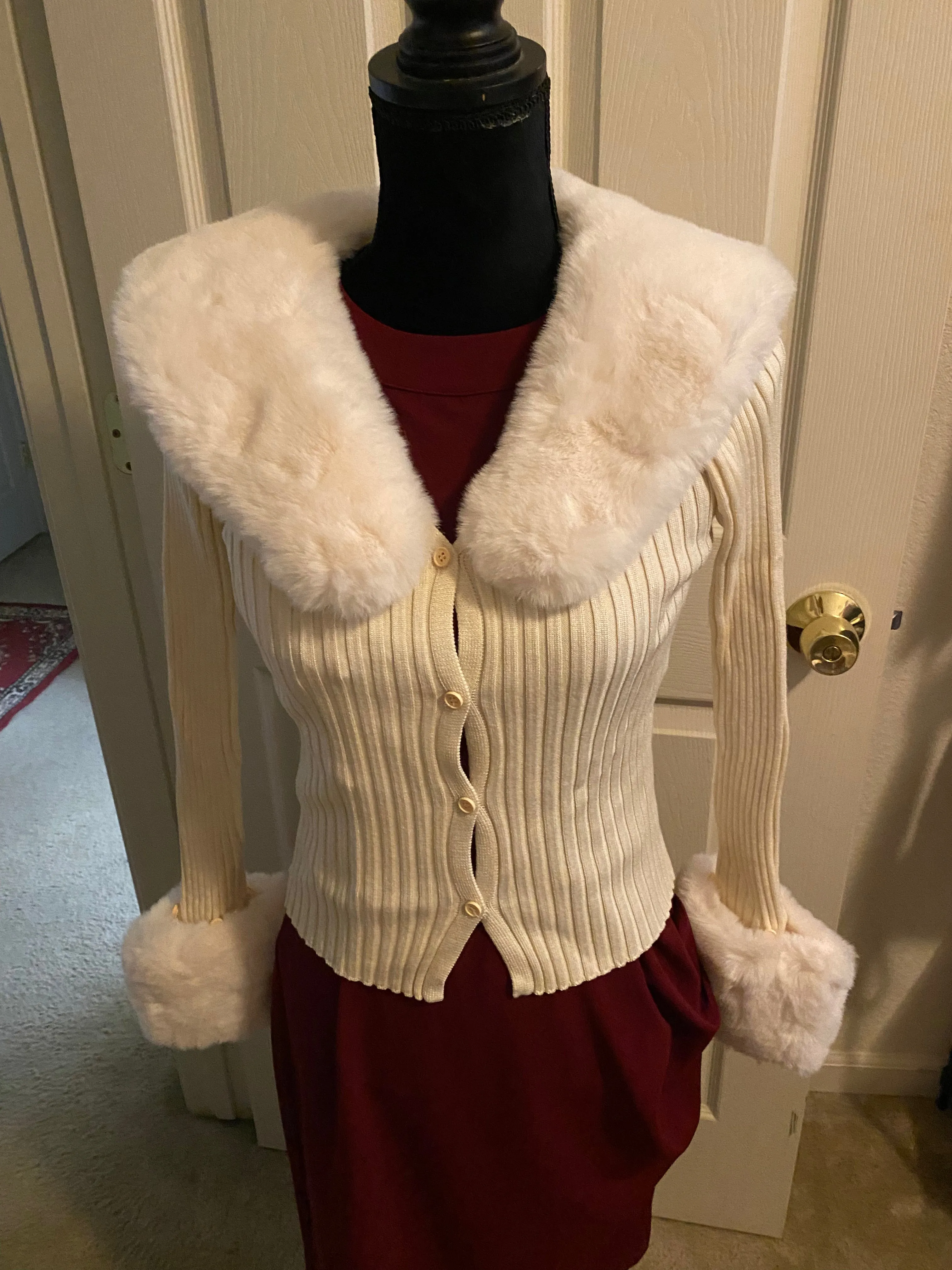 Fashion Fur Collar Acrylic Long Sleeve Outerwear with removable collar & cuffs