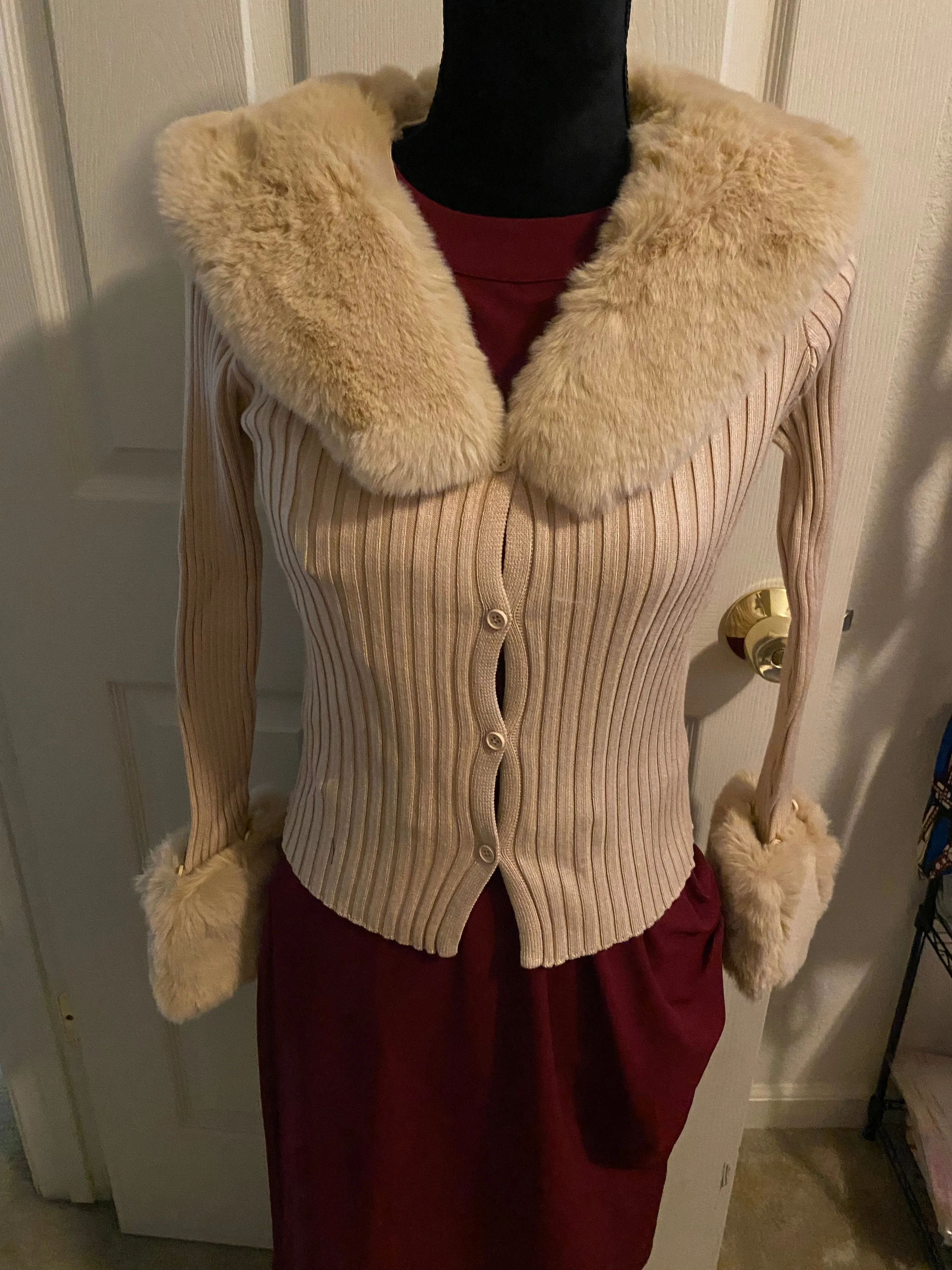 Fashion Fur Collar Acrylic Long Sleeve Outerwear with removable collar & cuffs