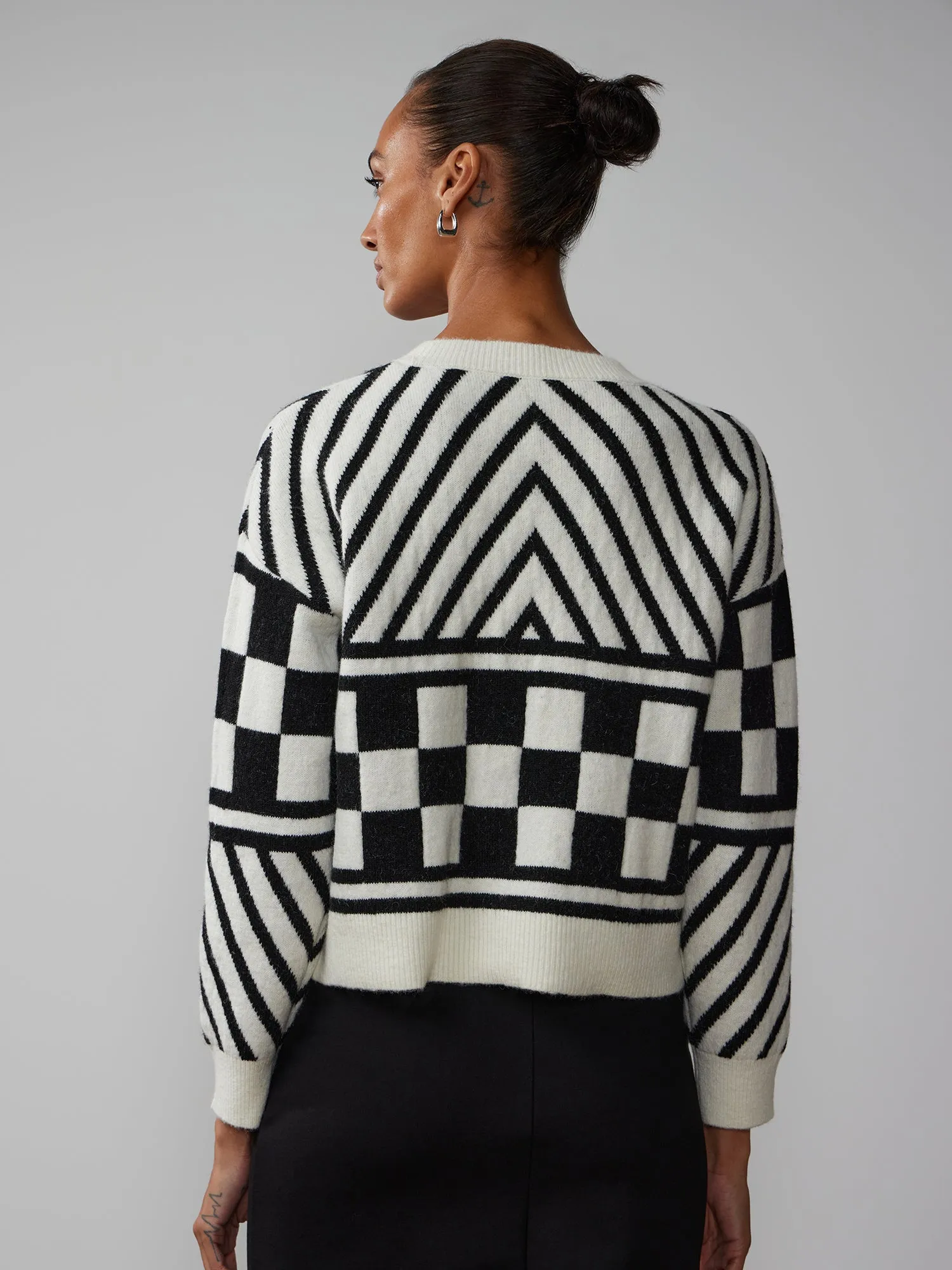 Long Sleeve Chevron Checkered Sweater