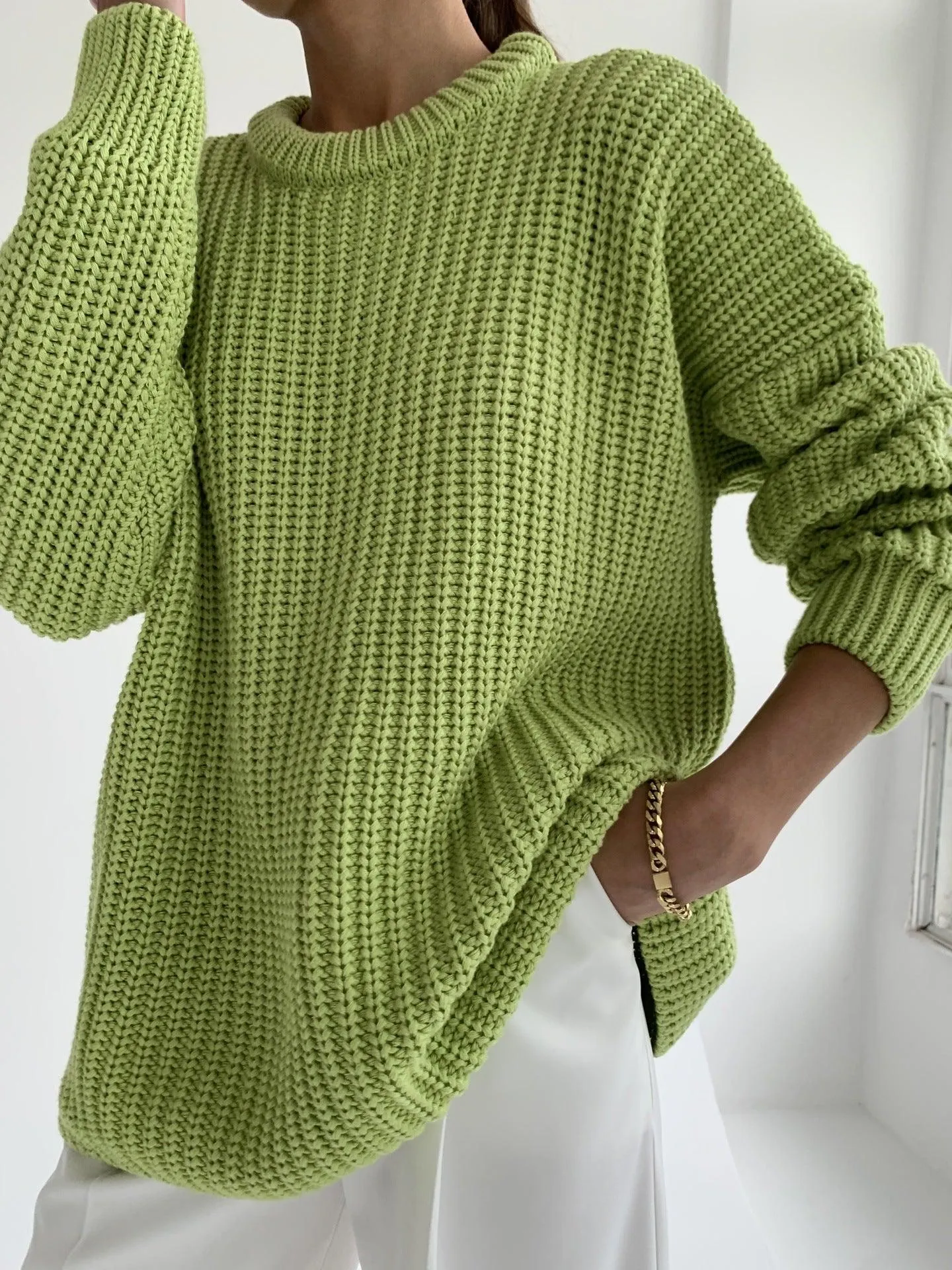 Loose Solid Color Sweater for Casual Comfort