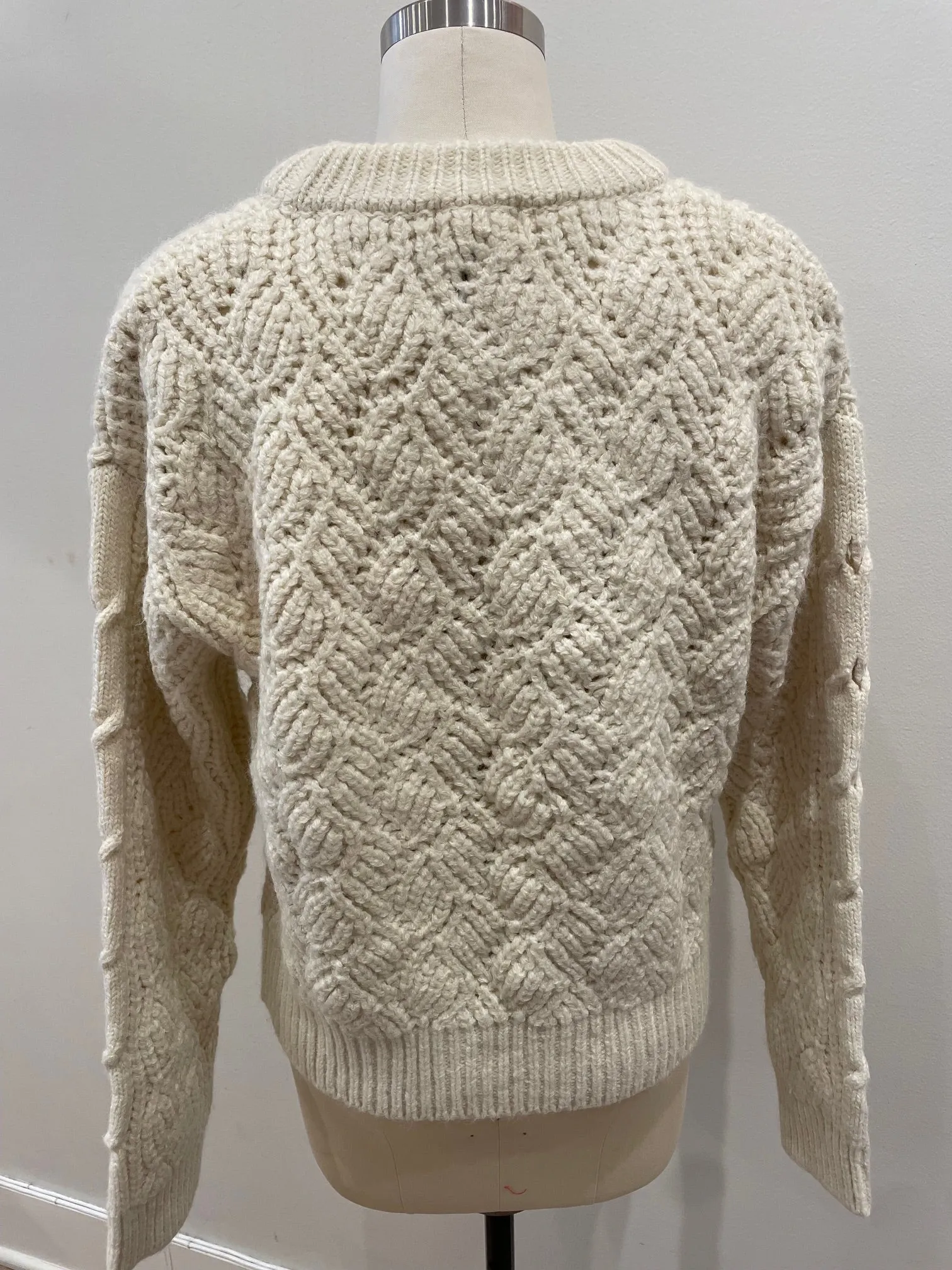 L/S ROUND NECK SWEATER