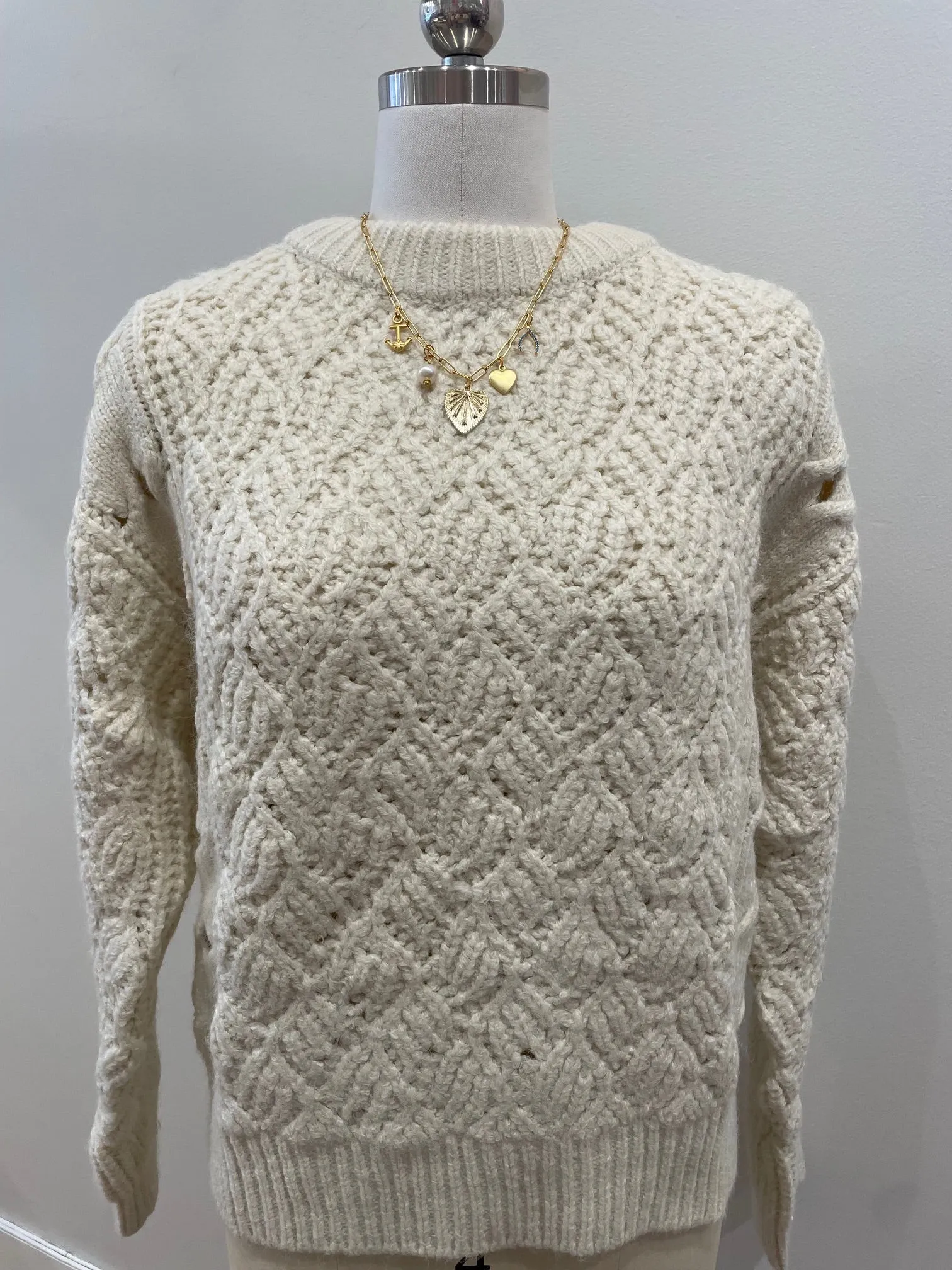 L/S ROUND NECK SWEATER