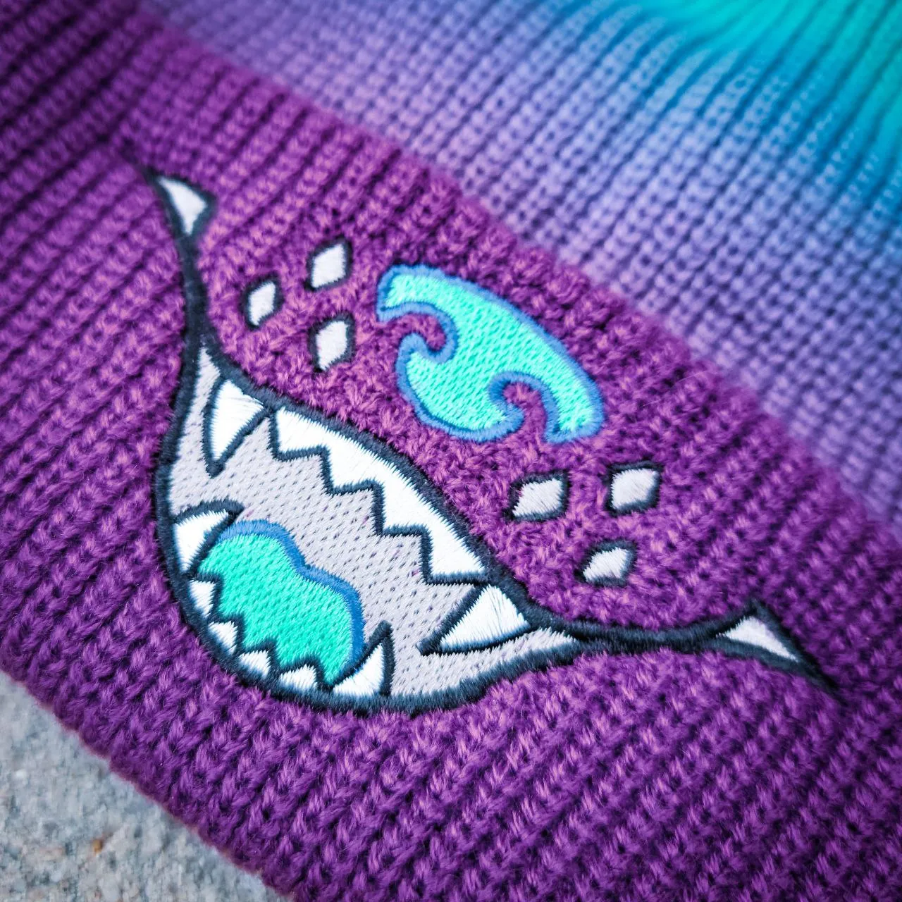 PURPLE GRADIENT MAW BEANIE