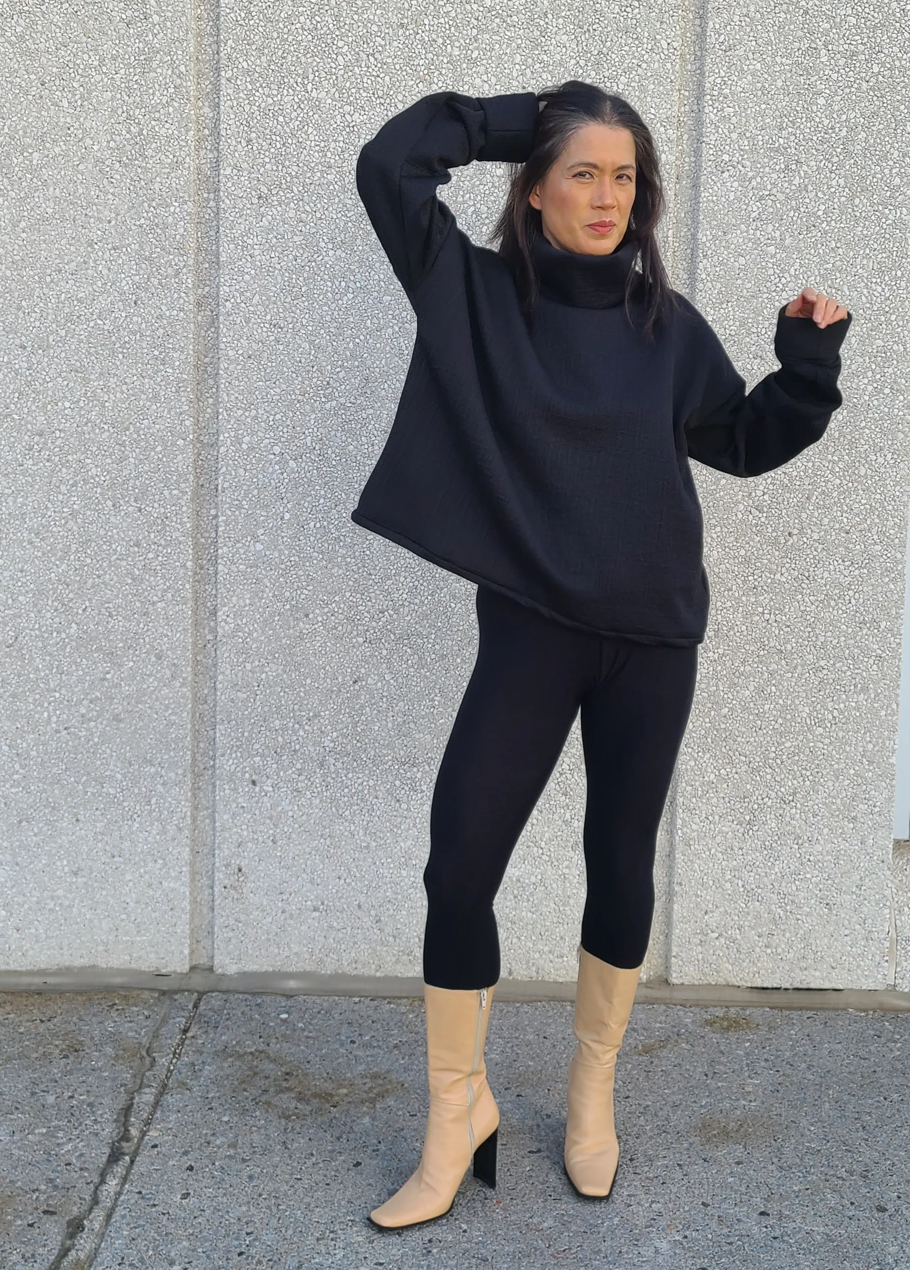 ROOMY Raven Sweater