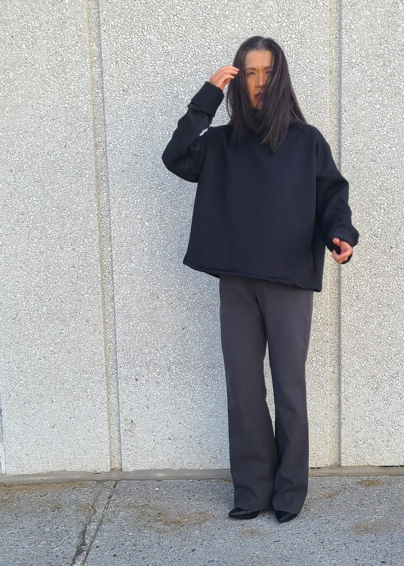 ROOMY Raven Sweater