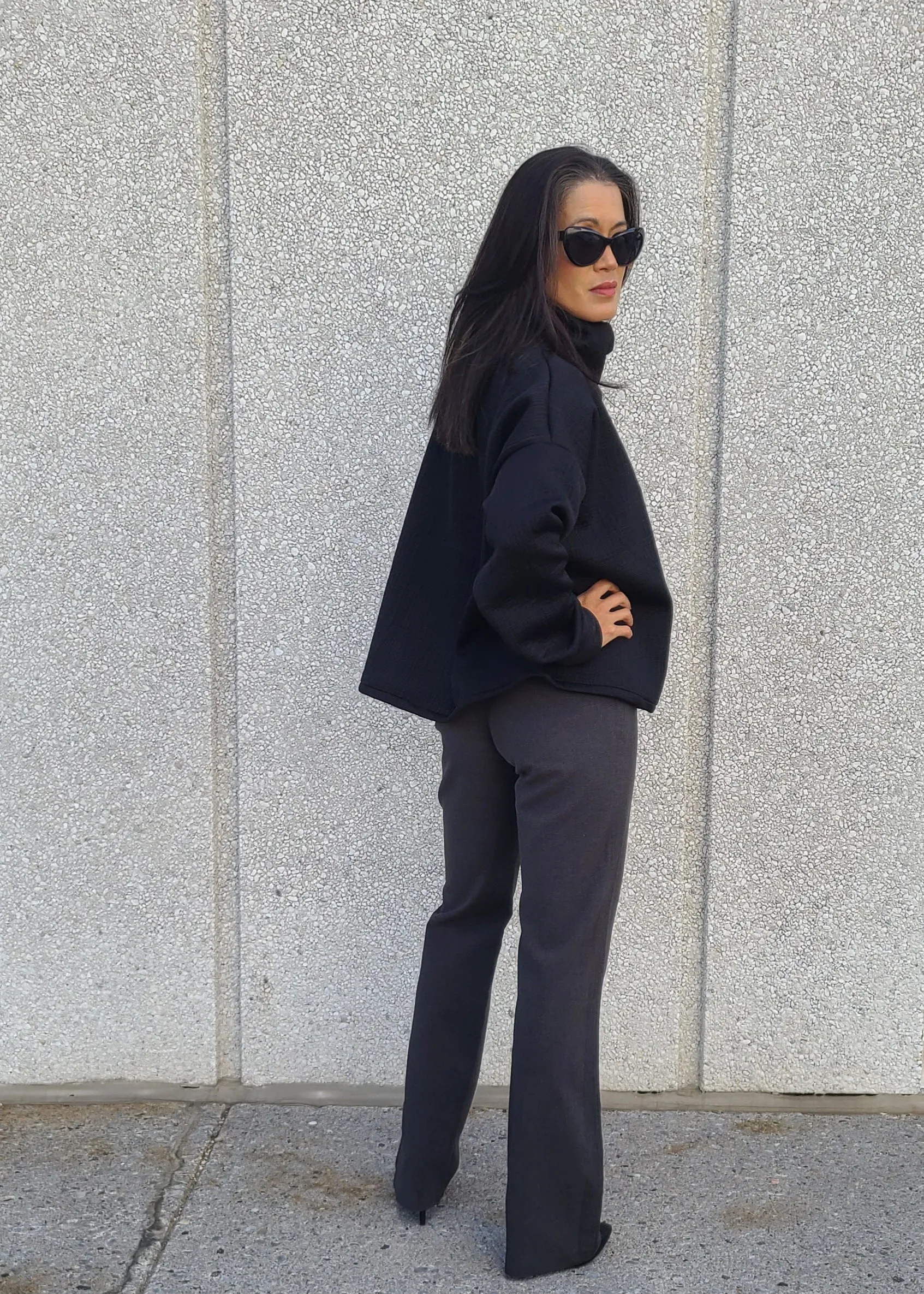 ROOMY Raven Sweater