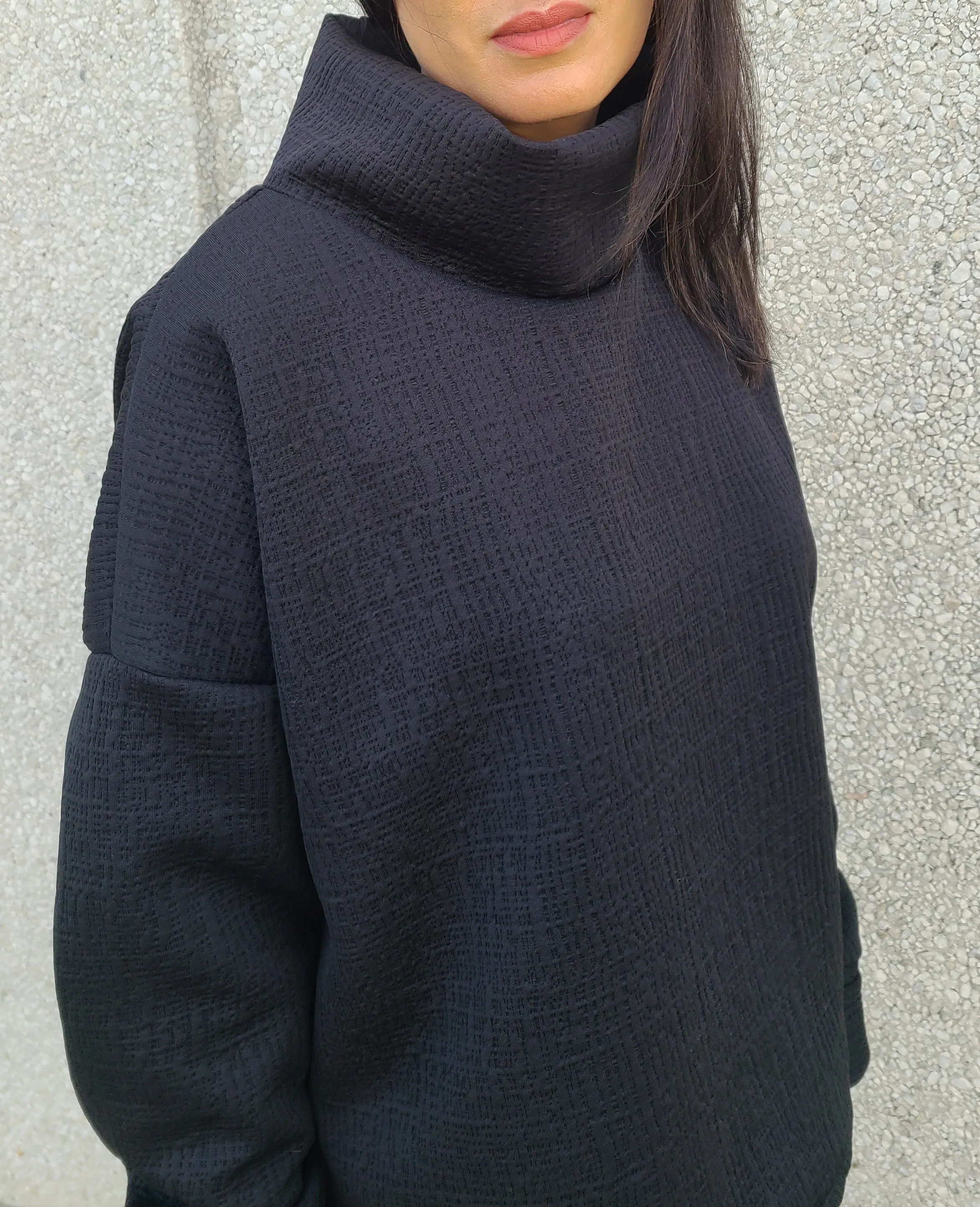 ROOMY Raven Sweater