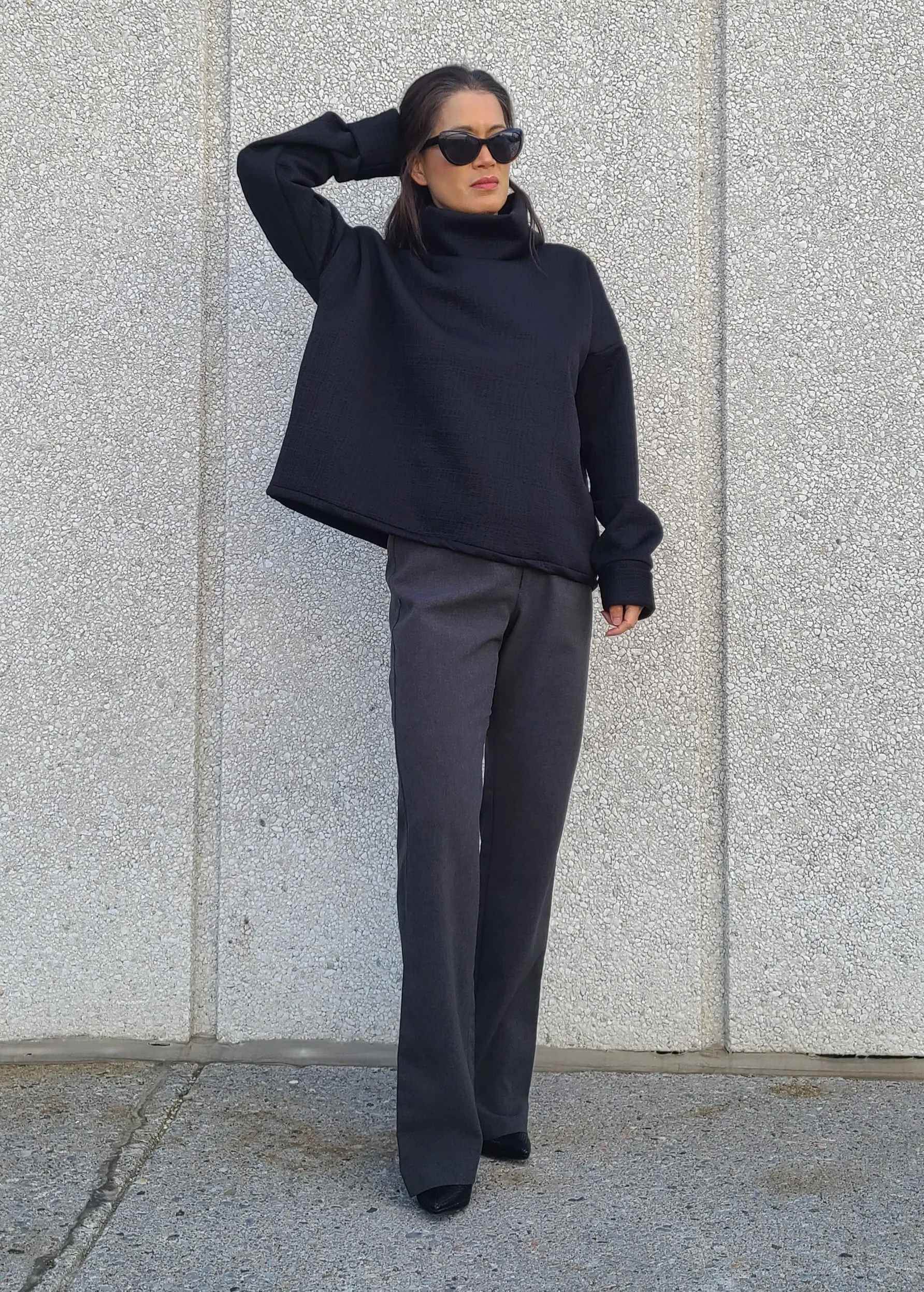 ROOMY Raven Sweater