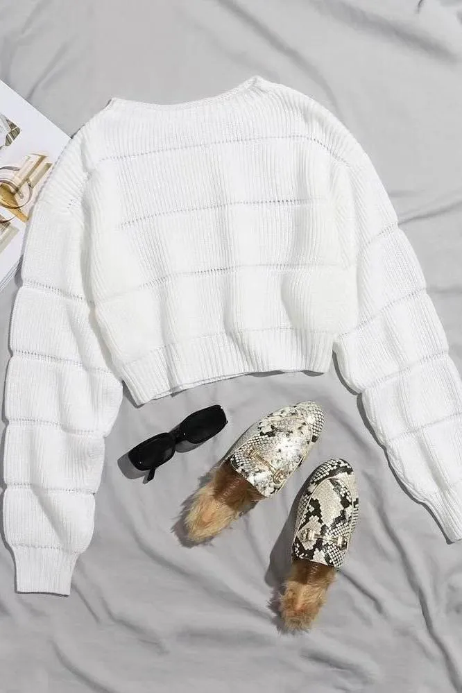 Round Neck Short Pullover Sweater