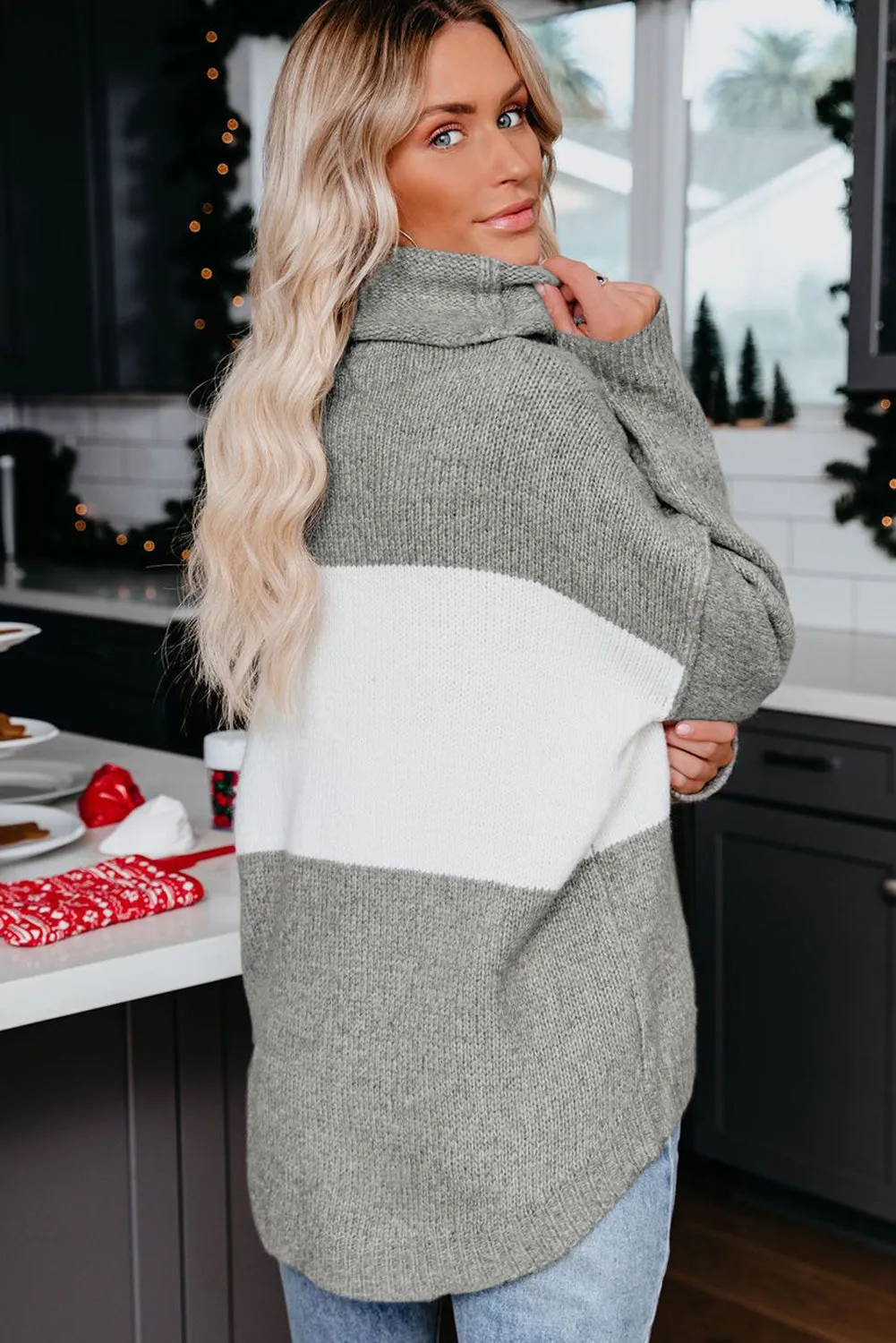 Women's Loose Knitted Colorblock Turtle Neck Sweater