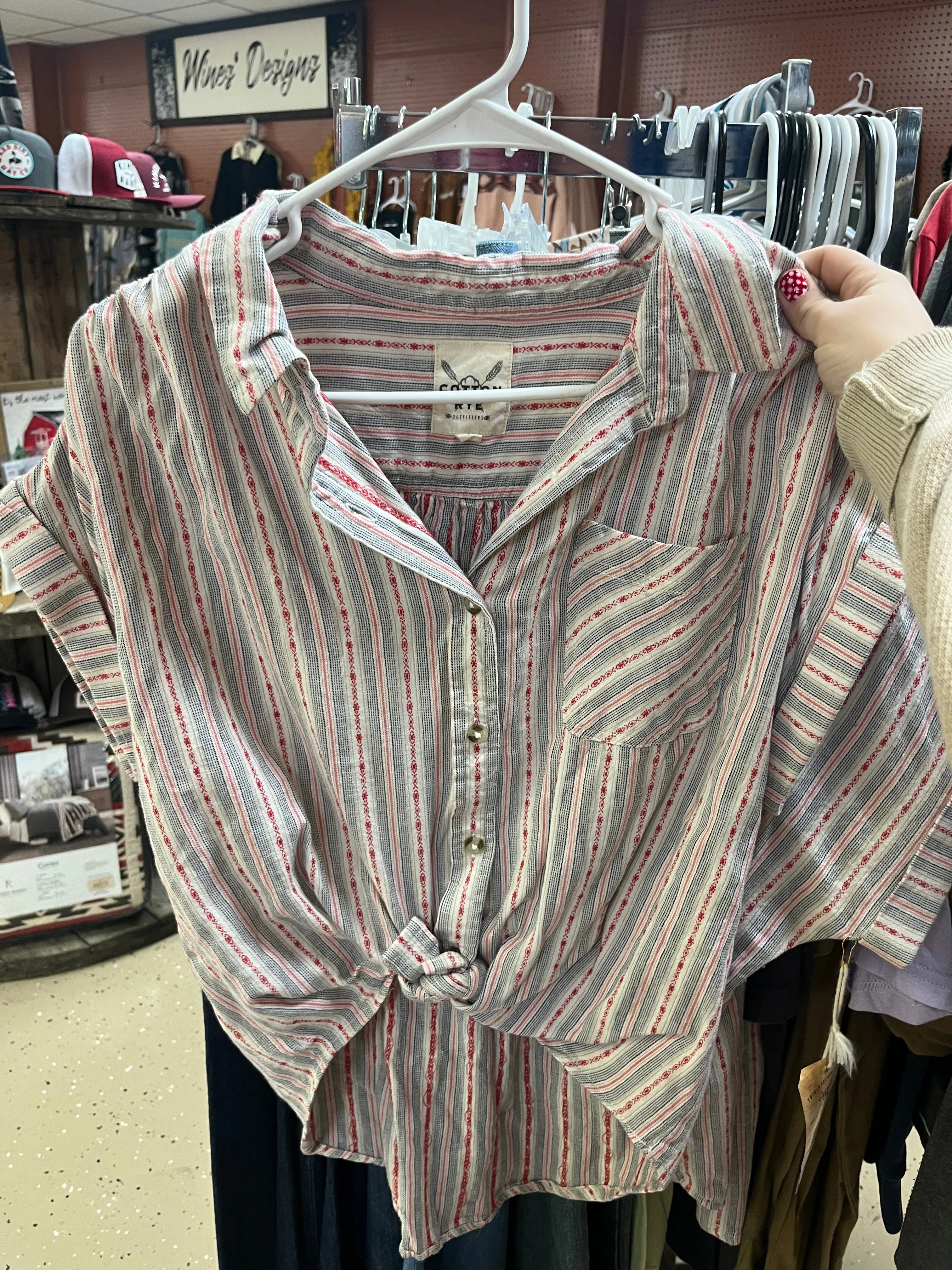 Women’s short sleeve button up